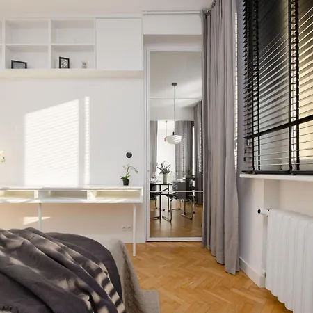 Modern Remote Work In The Centre By Renters Διαμέρισμα *