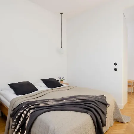 Modern Remote Work In The Centre By Renters Warsaw