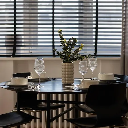 Modern Remote Work In The Centre By Renters Warszawa