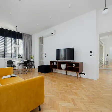 Modern Remote Work In The Centre By Renters Appartement